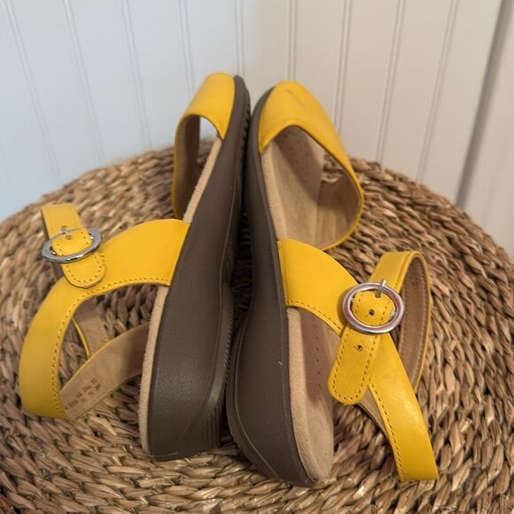 Hotter STD Mustard Yellow Tropic Sandals Women's Strap Flats sz 7.5 us - Picture 7 of 10